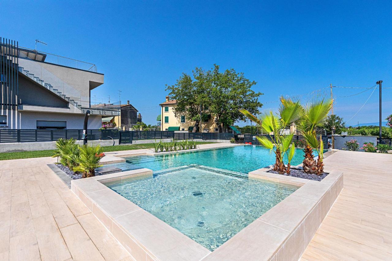 Una Terrazza Sul Lago A2 Con Piscina By Wonderful Italy Peschiera del Garda Exterior foto
